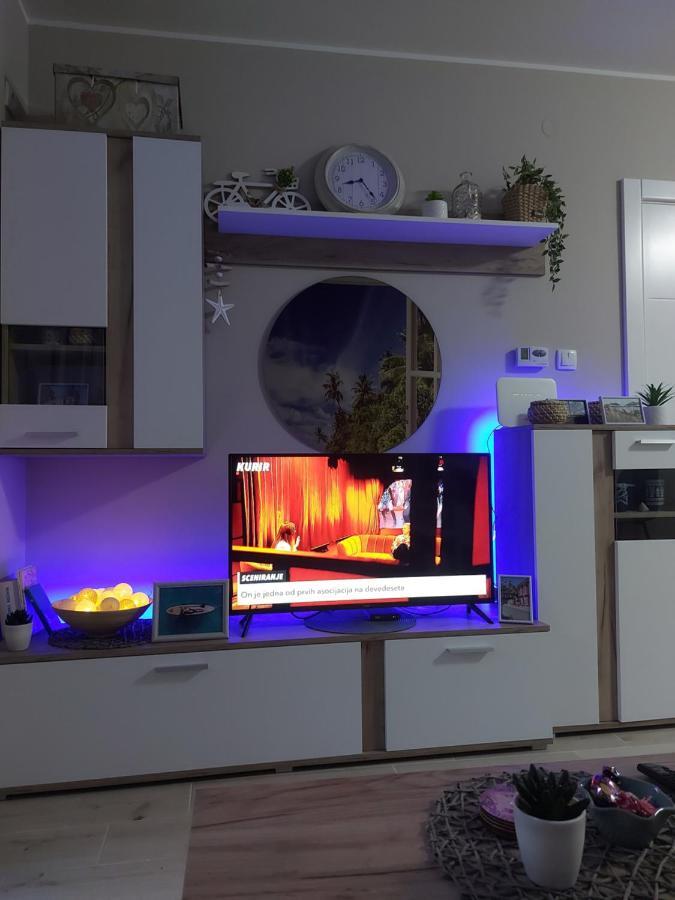 # Espresso 2 Apartman Sa Garazom Sremska Mitrovica Extérieur photo